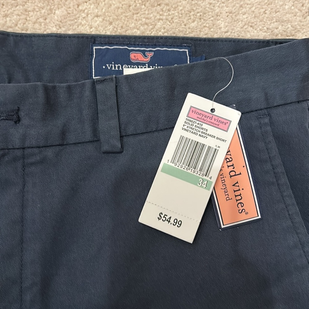 NWT Vineyard Vines navy classic fit 9” breaker short, 34 waist - Picture 2 of 3